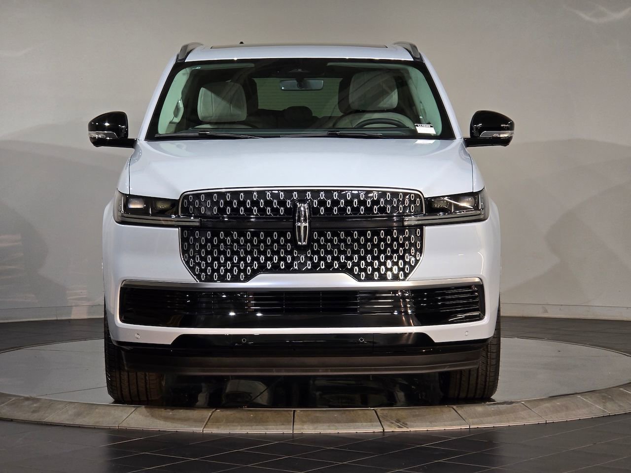 New 2025 Lincoln Navigator Reserve image 3