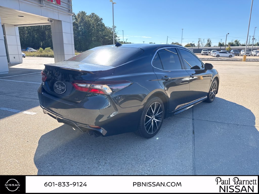 Used 2021 Toyota Camry SE FWD image 10