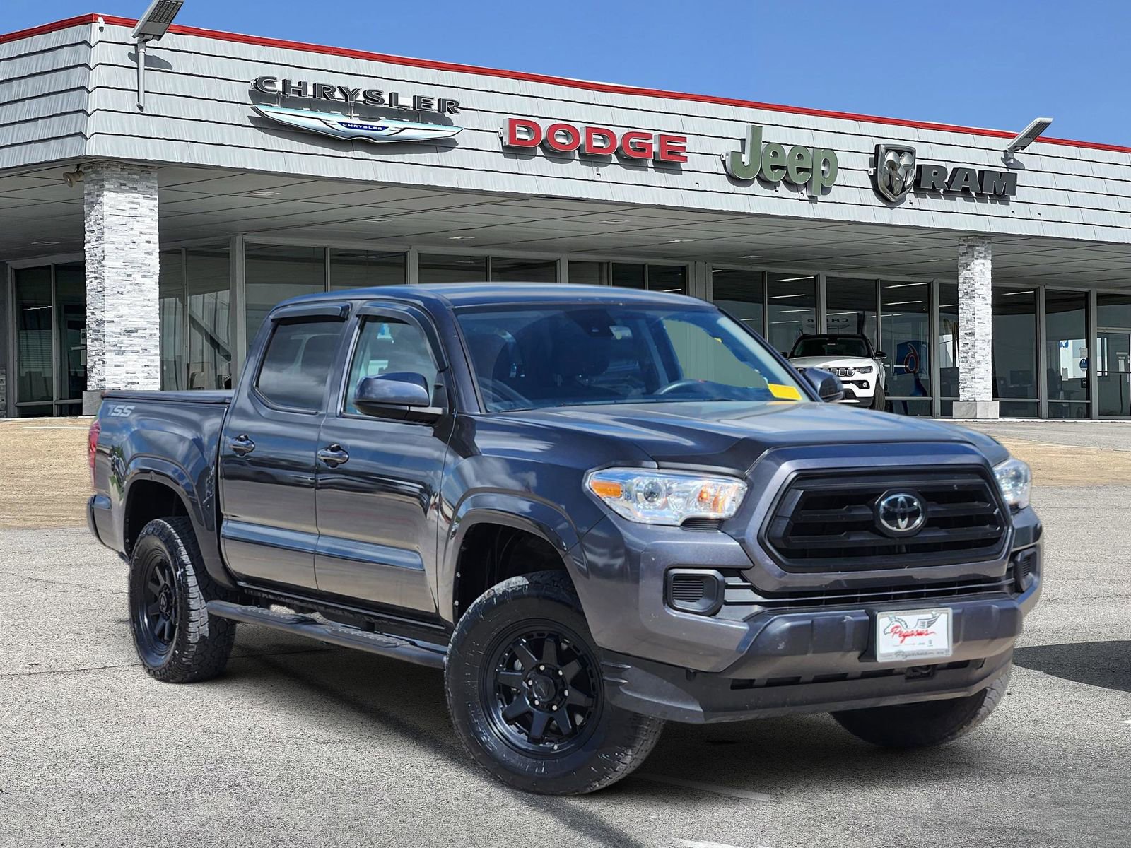 Used 2023 Toyota Tacoma SR image 1