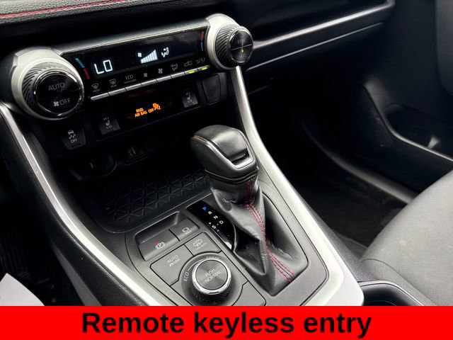 Used 2023 Toyota RAV4 SE w/ Weather & Moonroof Package image 21