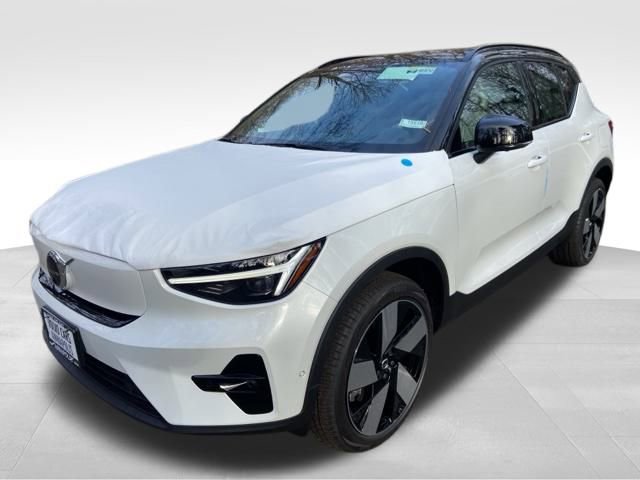 New 2026 Volvo EX40 Plus w/ Climate Package RWD image 3
