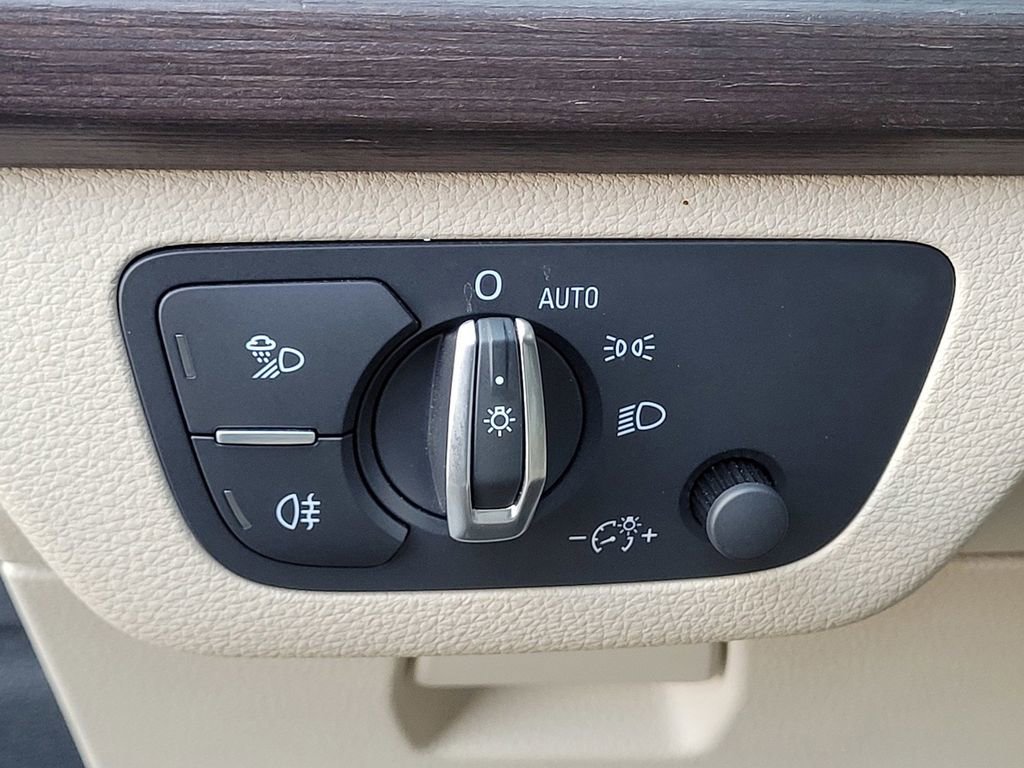 Used 2023 Audi Q5 2.0T Premium image 11