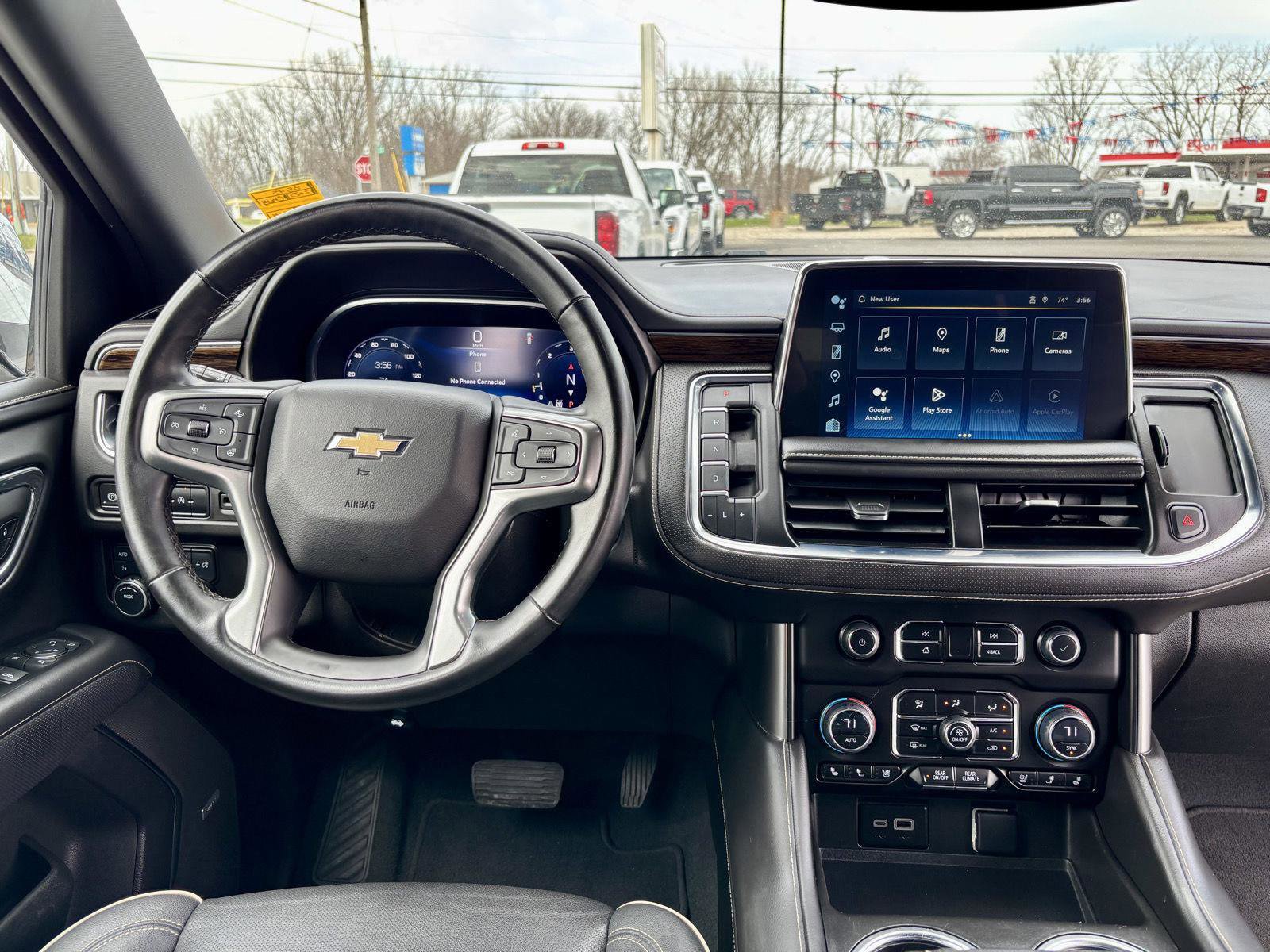 Used 2023 Chevrolet Suburban Premier image 3