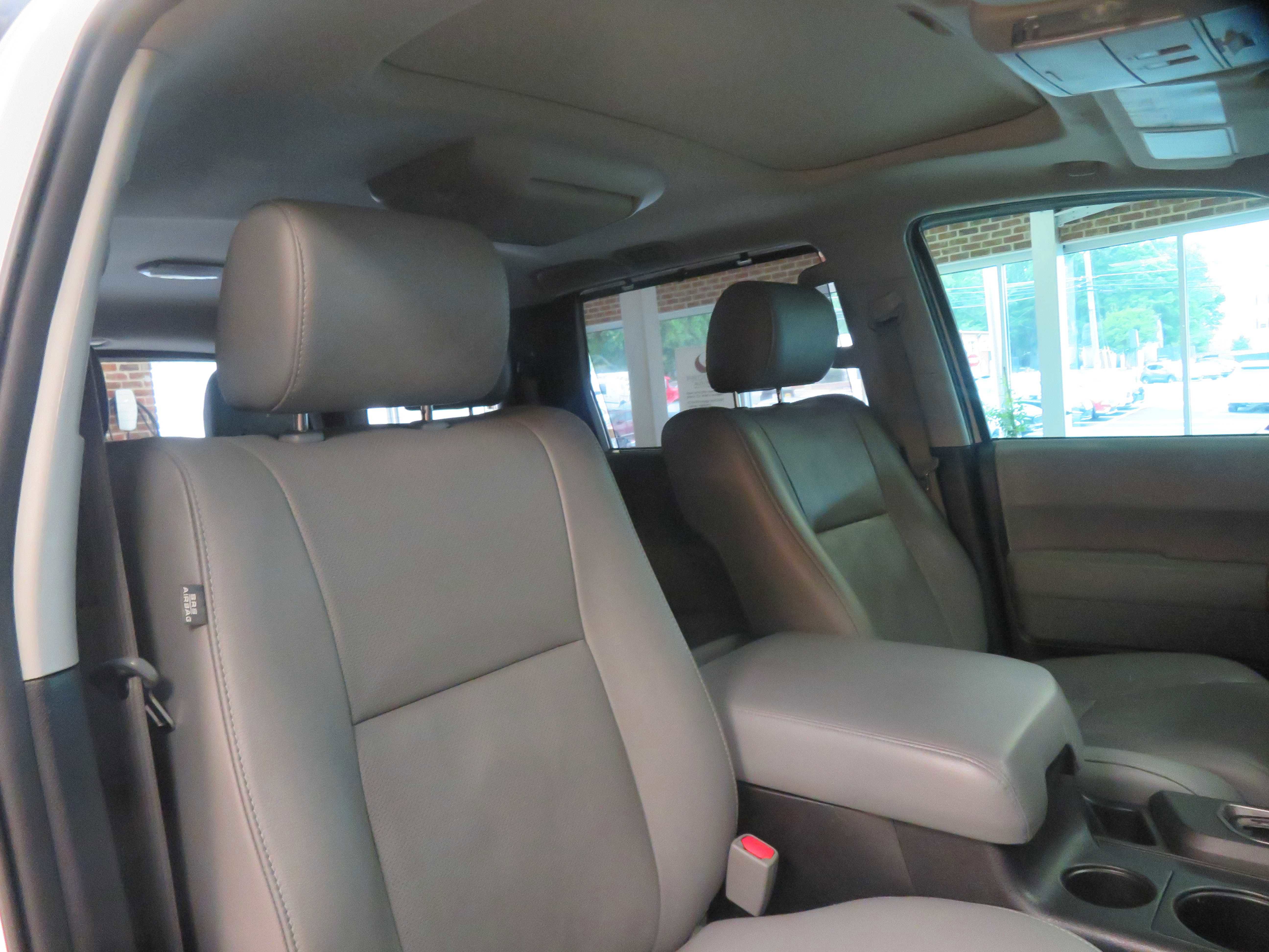 Used 2018 Toyota Sequoia Platinum AWD/4WD image 35