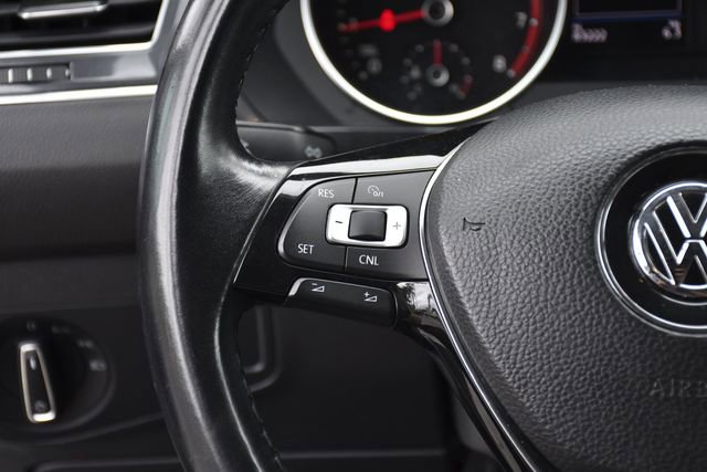 Used 2018 Volkswagen Tiguan SE FWD image 8