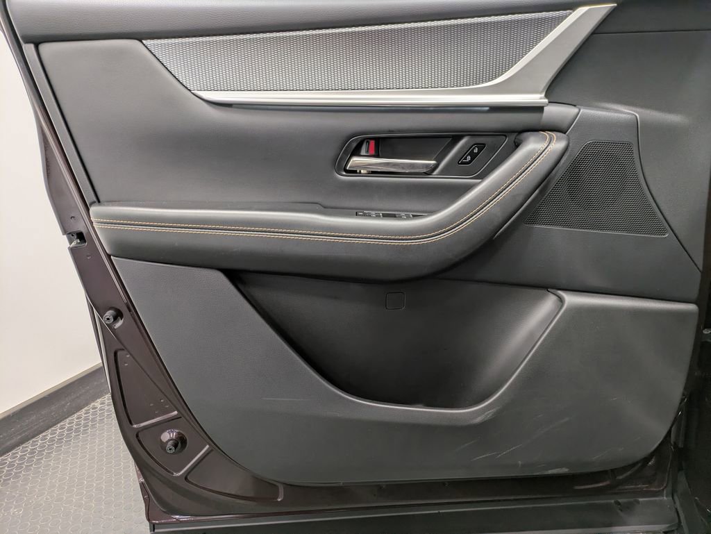 Certified 2025 MAZDA CX-90 3.3 Turbo S w/ Premium Package image 8