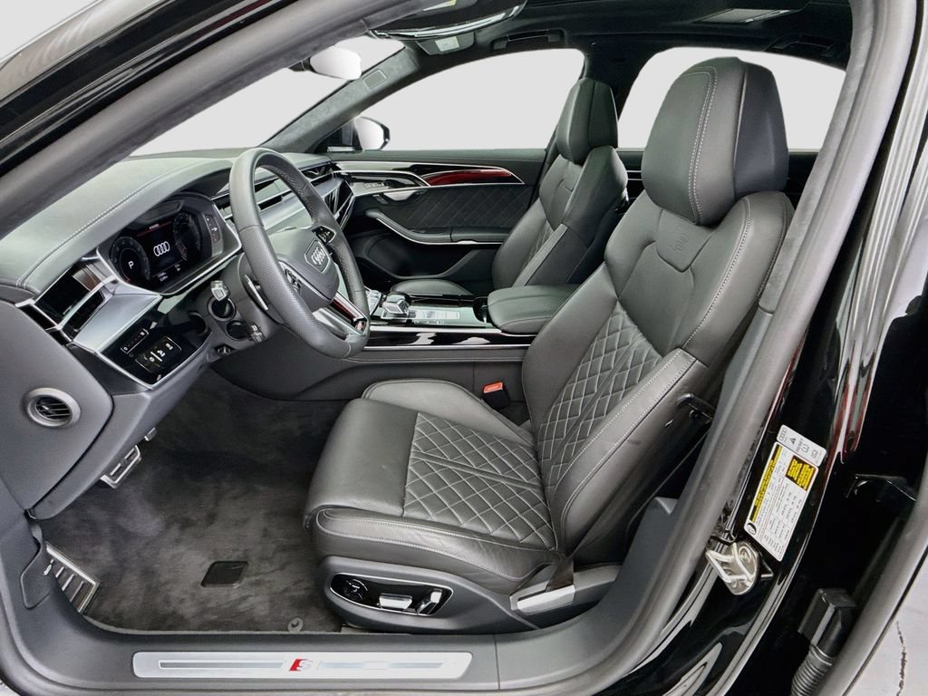 Used 2024 Audi S8 AWD/4WD image 18
