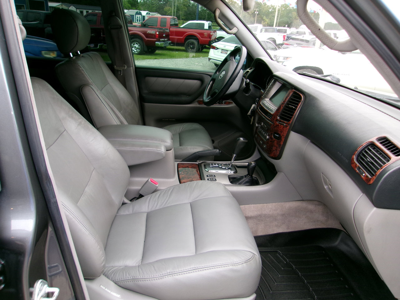 Used 2004 Toyota Land Cruiser image 17
