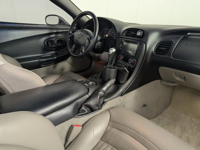 Used 2003 Chevrolet Corvette Coupe w/ Preferred Equipment Group RWD image 24