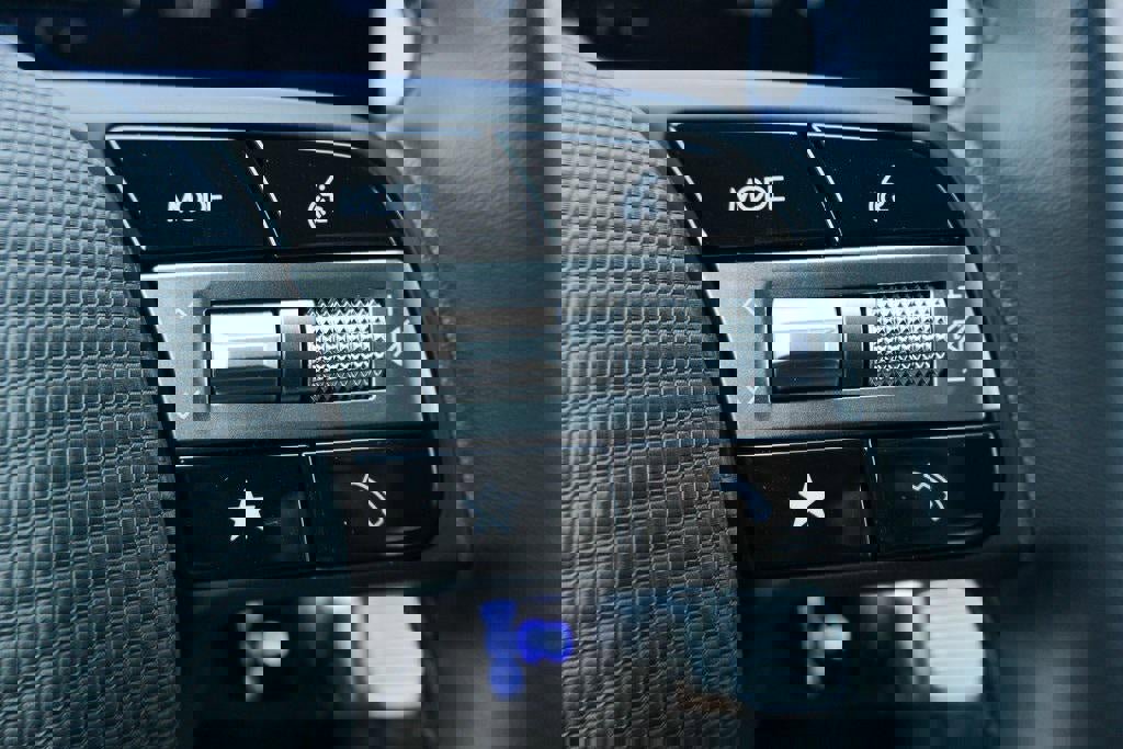 New 2025 Hyundai Venue Limited image 17