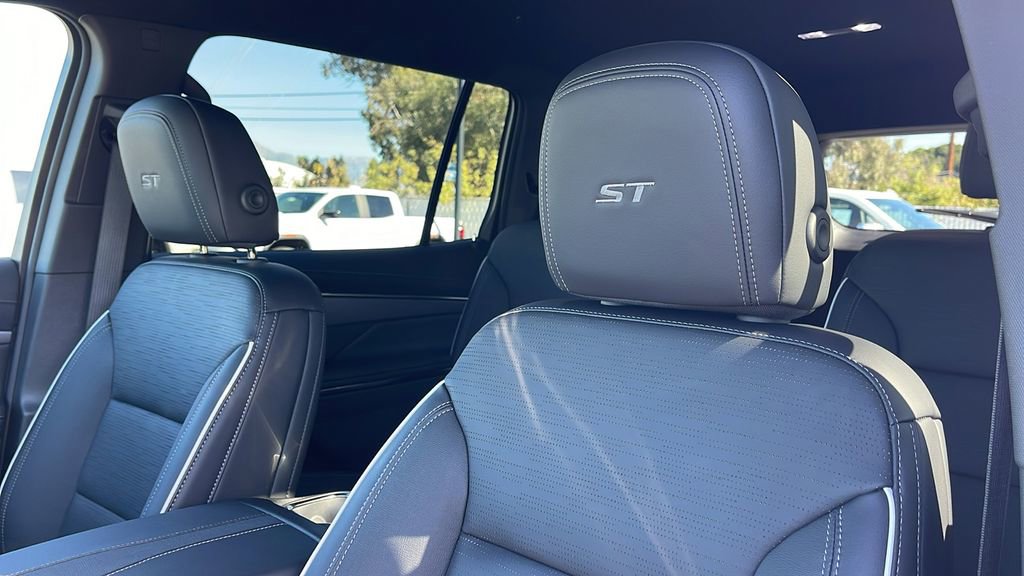 Used 2026 Buick Enclave Sport Touring w/ Power Package image 12