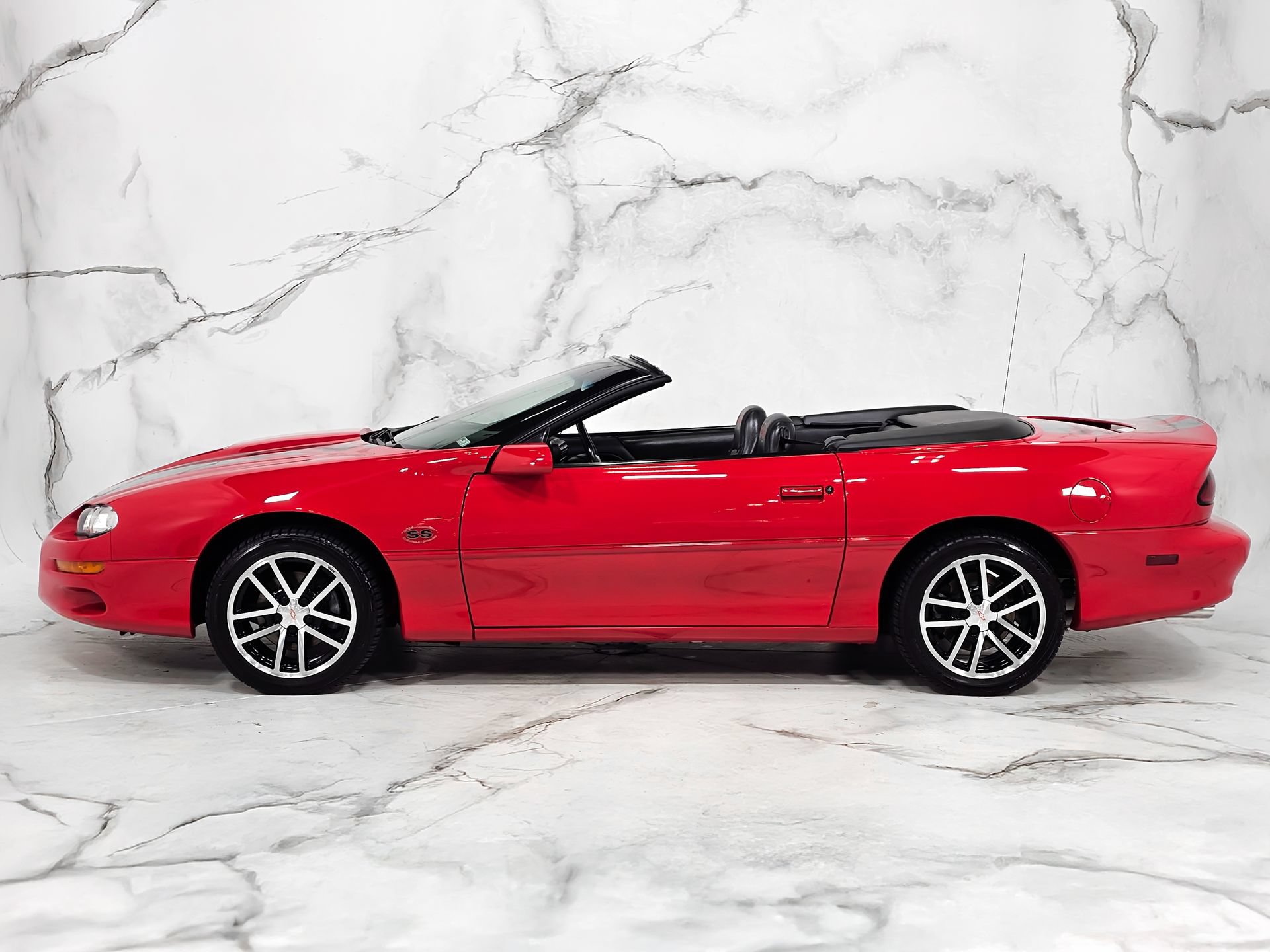 Used 2002 Chevrolet Camaro Z28 w/ SS Performance/Appearance Pkg RWD image 12