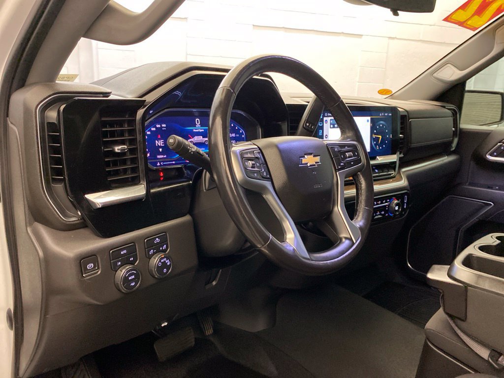 Used 2022 Chevrolet Silverado 1500 LT AWD/4WD image 18