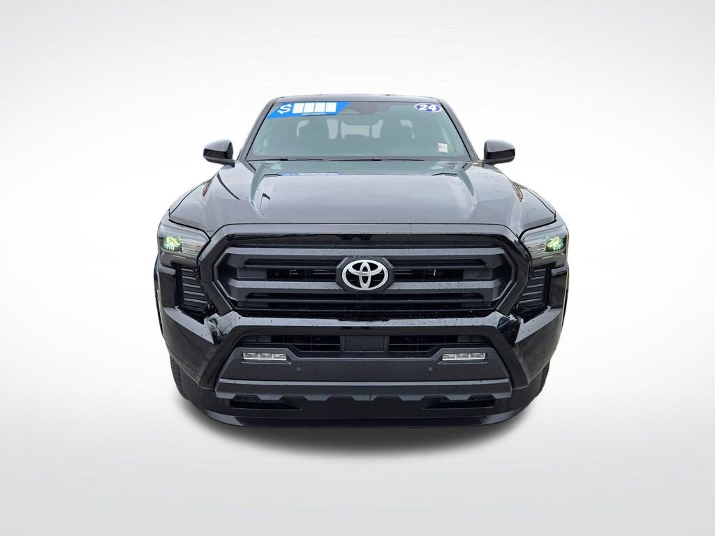 Used 2024 Toyota Tacoma SR5 AWD/4WD image 11