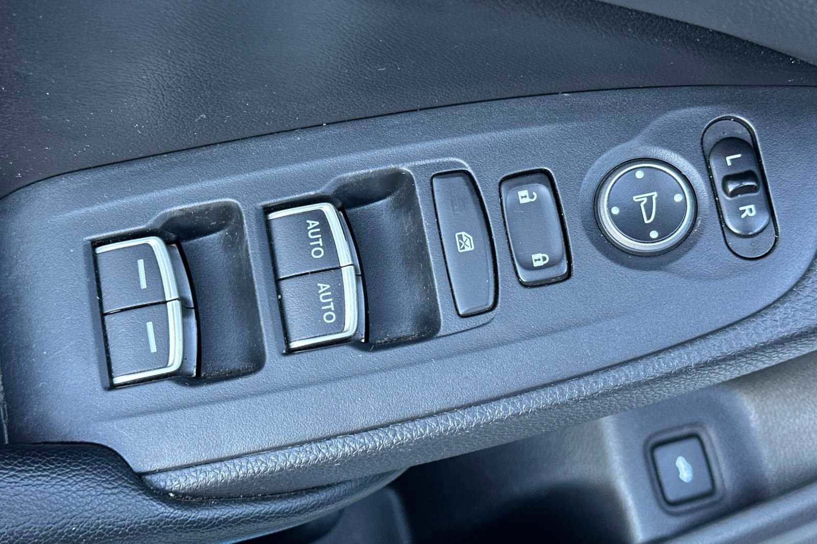 Used 2018 Honda Accord Sport image 12