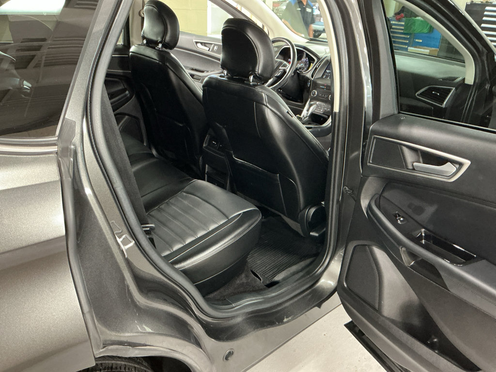 Used 2017 Ford Edge SEL w/ Equipment Group 201A FWD image 15