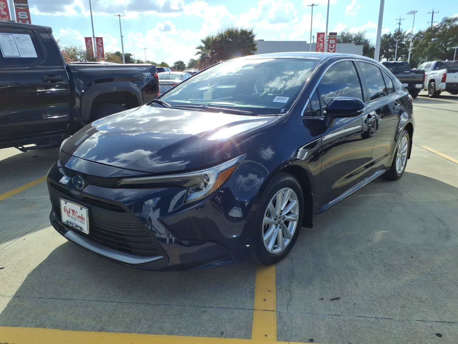 Used 2024 Toyota Corolla XLE FWD image 1
