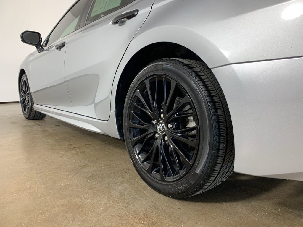 Used 2020 Toyota Camry SE image 15