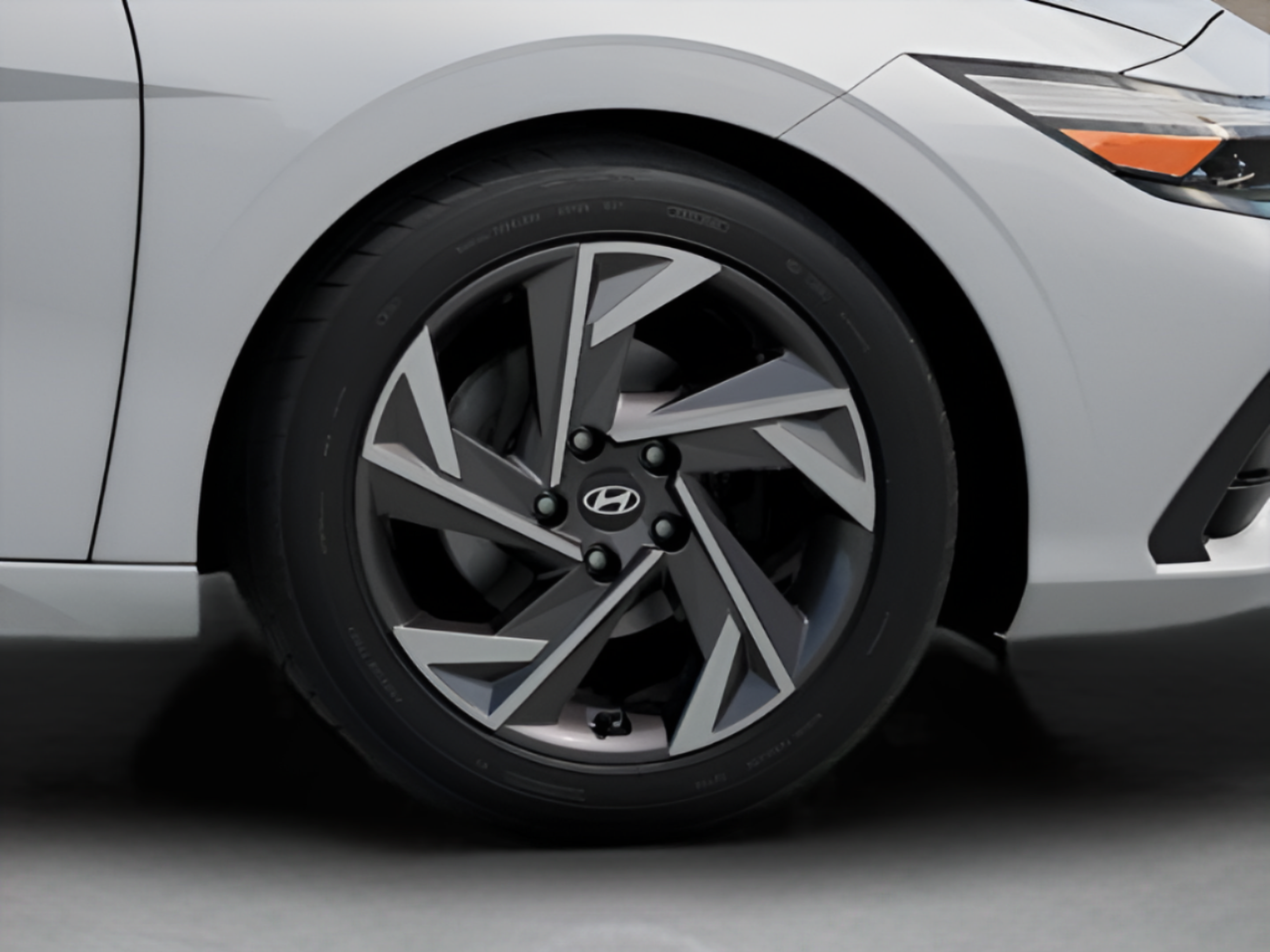 New 2026 Hyundai Elantra Limited FWD image 15