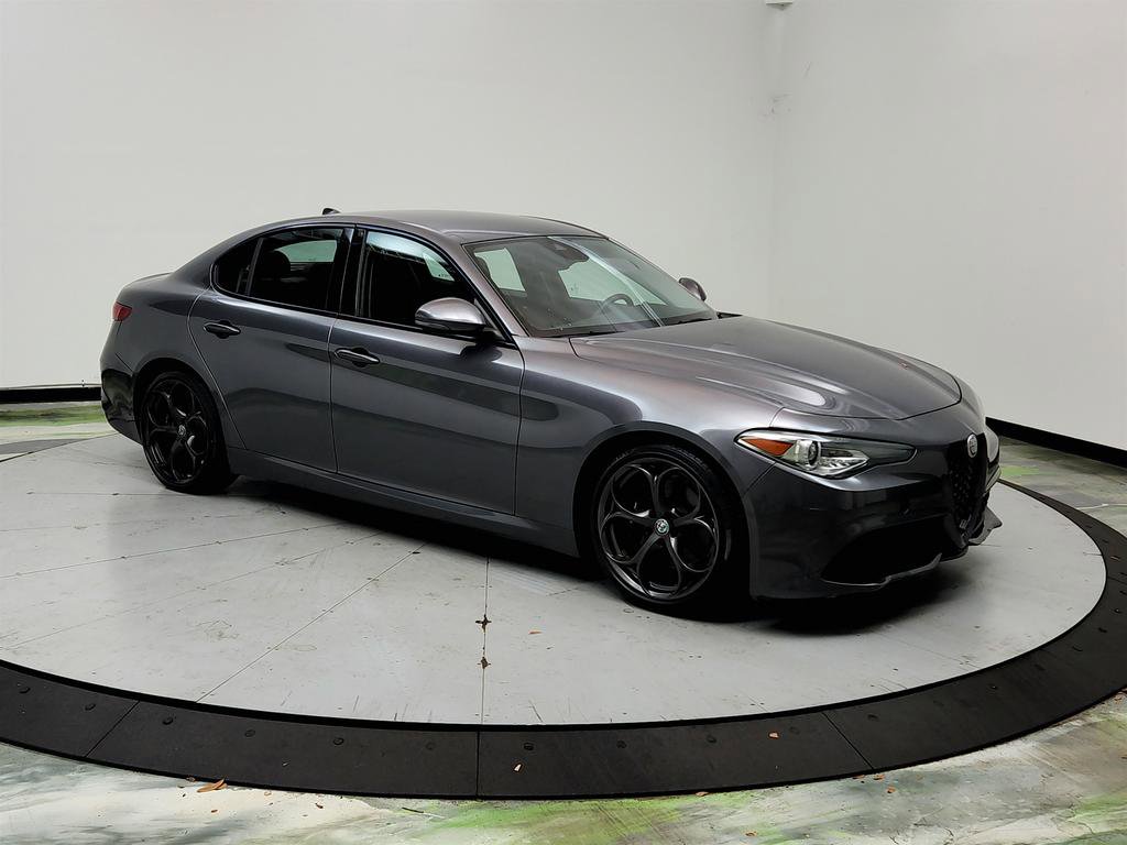 Used 2017 Alfa Romeo Giulia Ti w/ TI 19" Sport Package RWD image 3