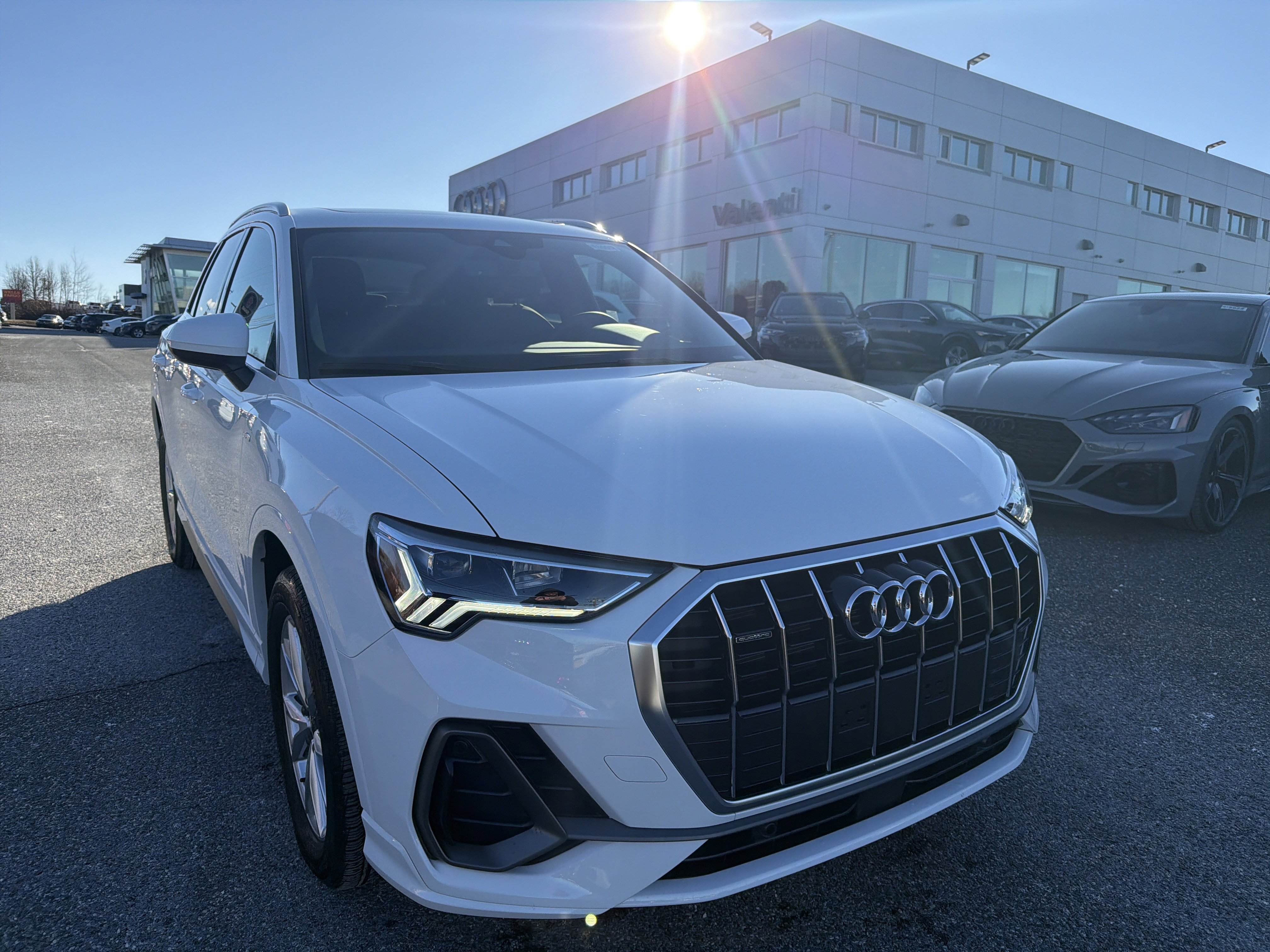 Certified 2025 Audi Q3 2.0T Premium w/ Convenience Package