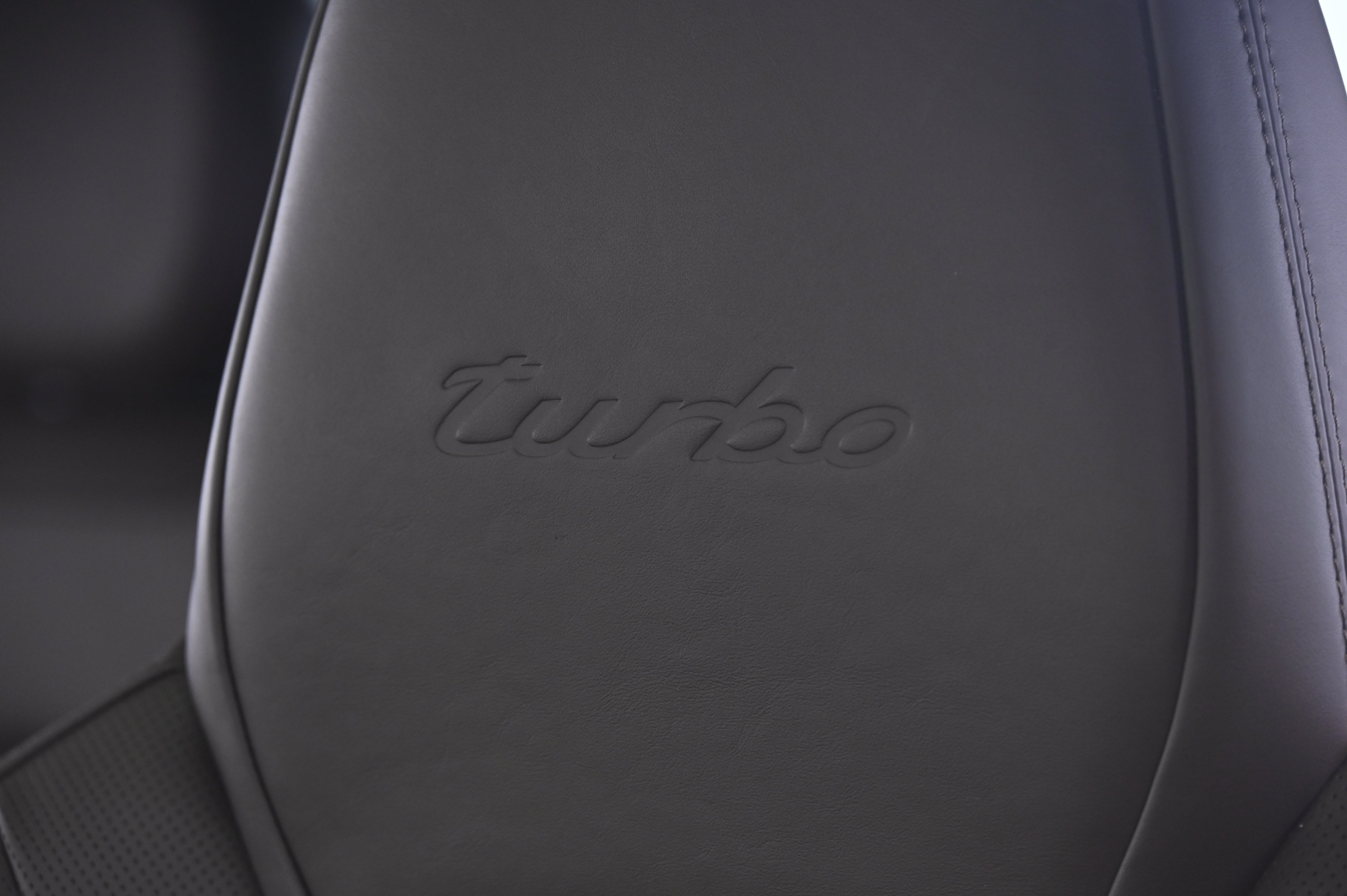 Certified 2023 Porsche Cayenne Turbo AWD/4WD image 31