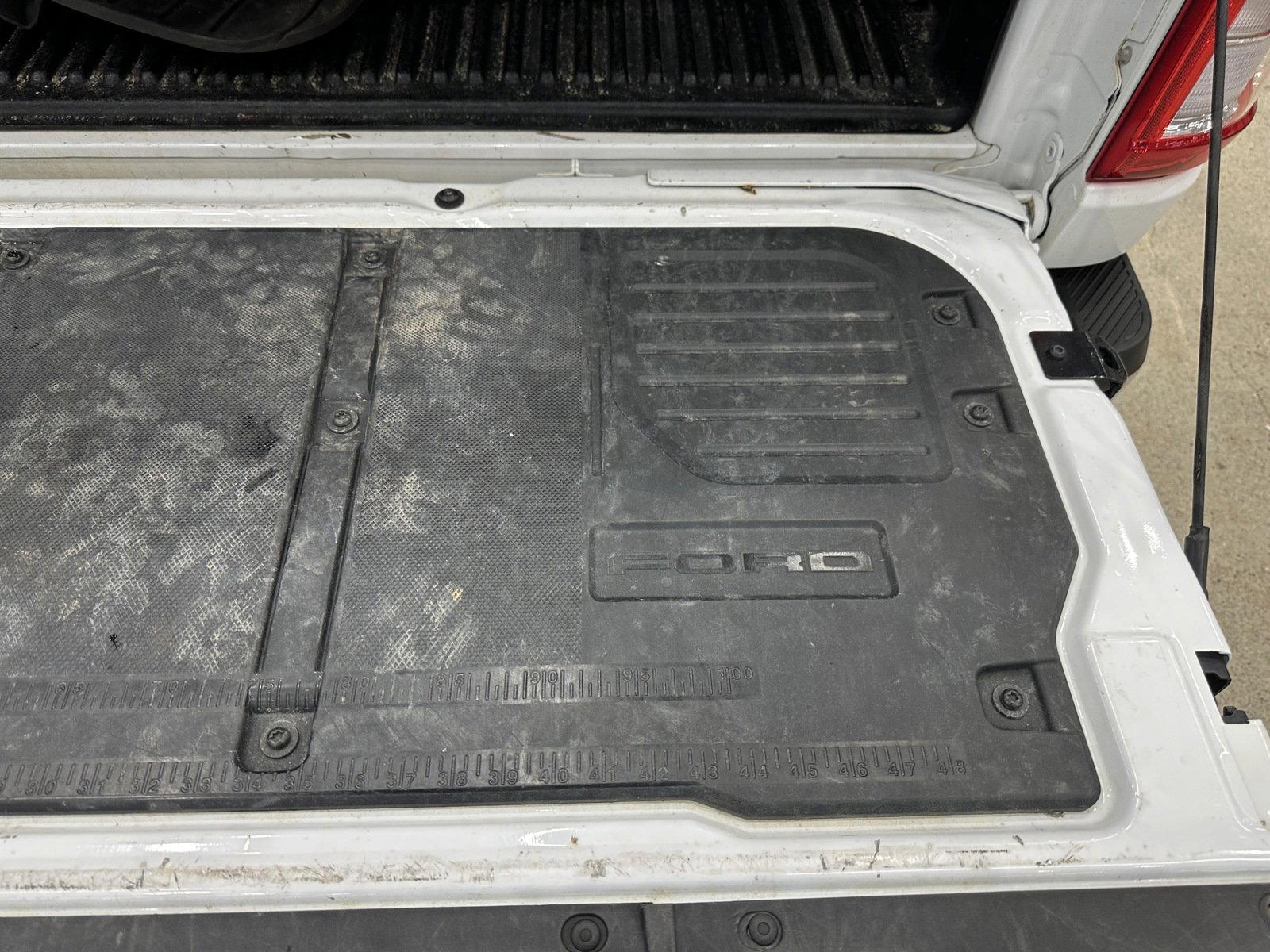 Used 2023 Ford F150 Lariat w/ Trailer Tow Package image 11