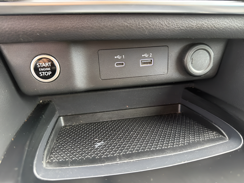 Used 2023 Nissan Rogue SV FWD image 39