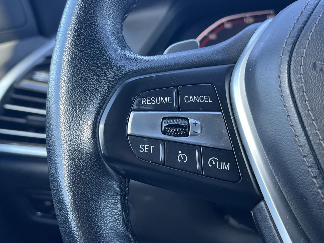 Used 2023 BMW X5 xDrive40i w/ Premium Package image 19