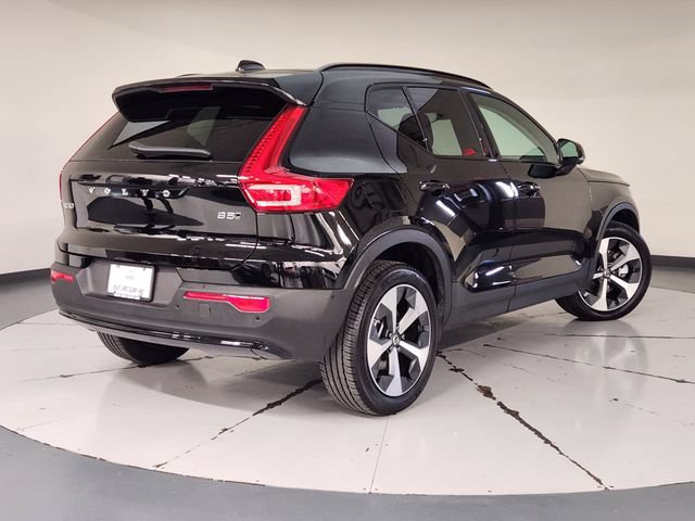 Certified 2026 Volvo XC40 B5 Plus AWD/4WD image 2