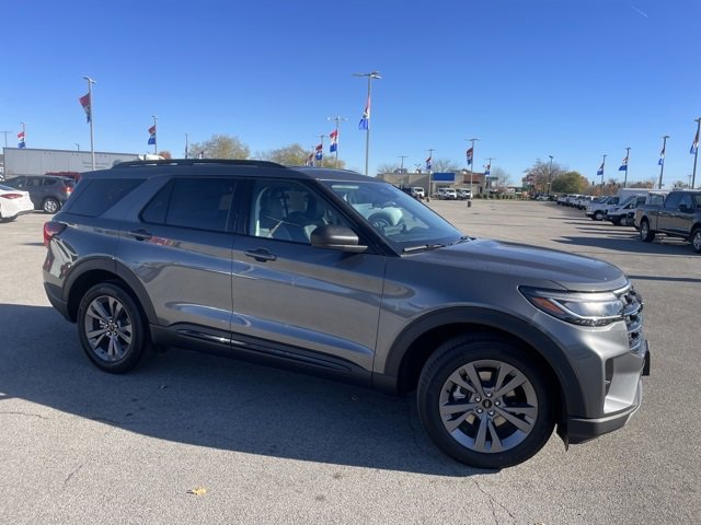 New 2026 Ford Explorer Active image 2