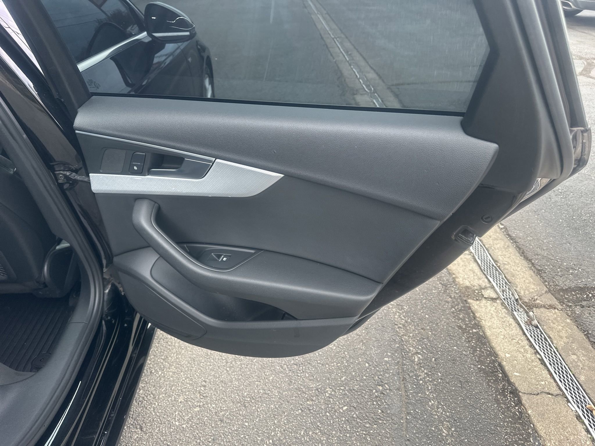 Used 2019 Audi A4 2.0T Premium w/ Convenience Package AWD/4WD image 17