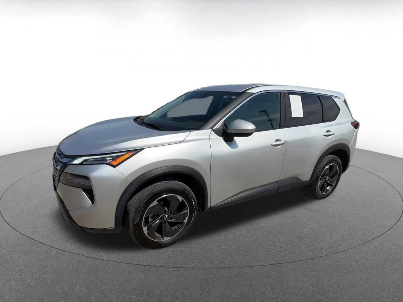 Used 2025 Nissan Rogue SV FWD image 8