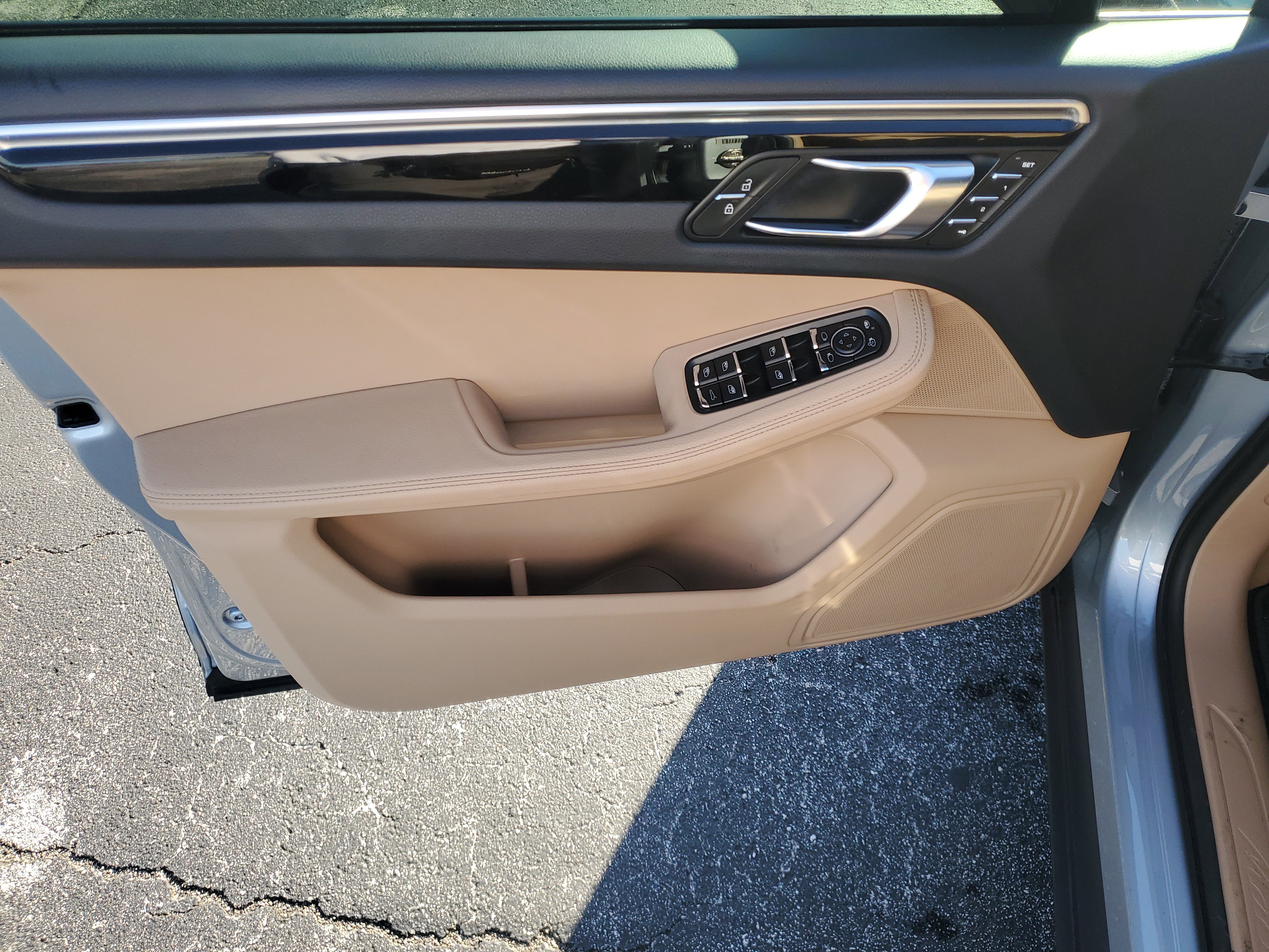 Used 2021 Porsche Macan image 10