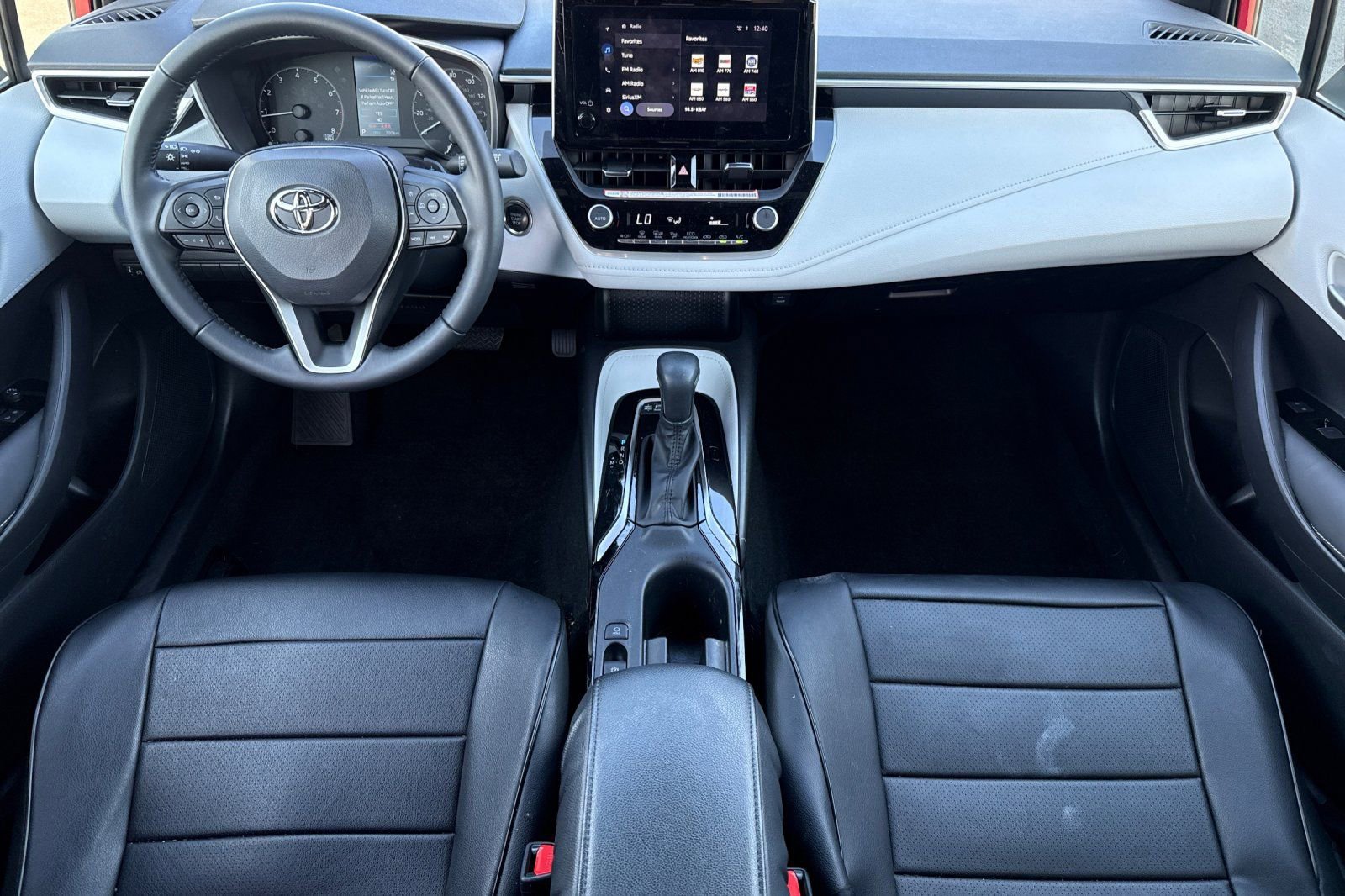 Used 2025 Toyota Corolla SE image 15