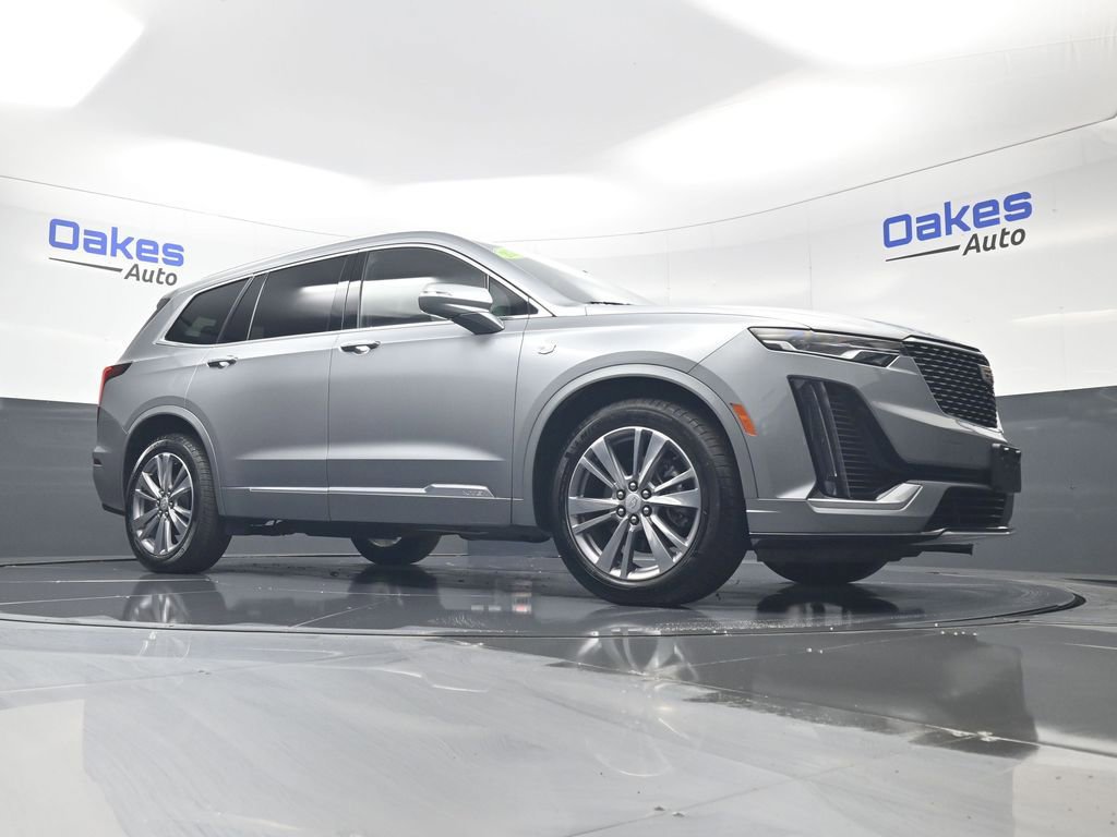 Used 2025 Cadillac XT6 Premium Luxury image 38