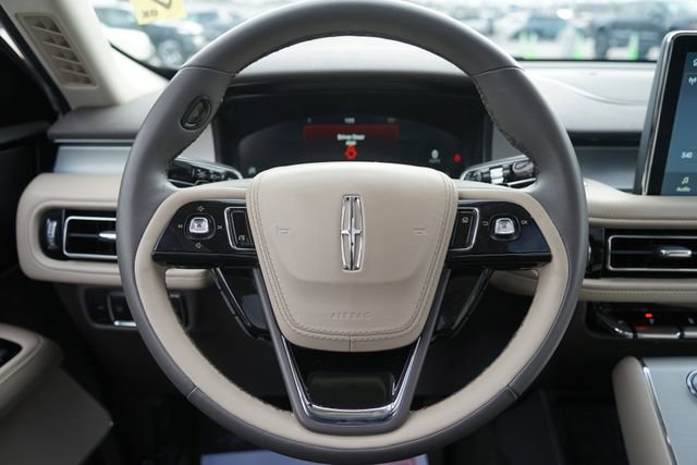 Used 2023 Lincoln Aviator AWD w/ Premium Package image 20