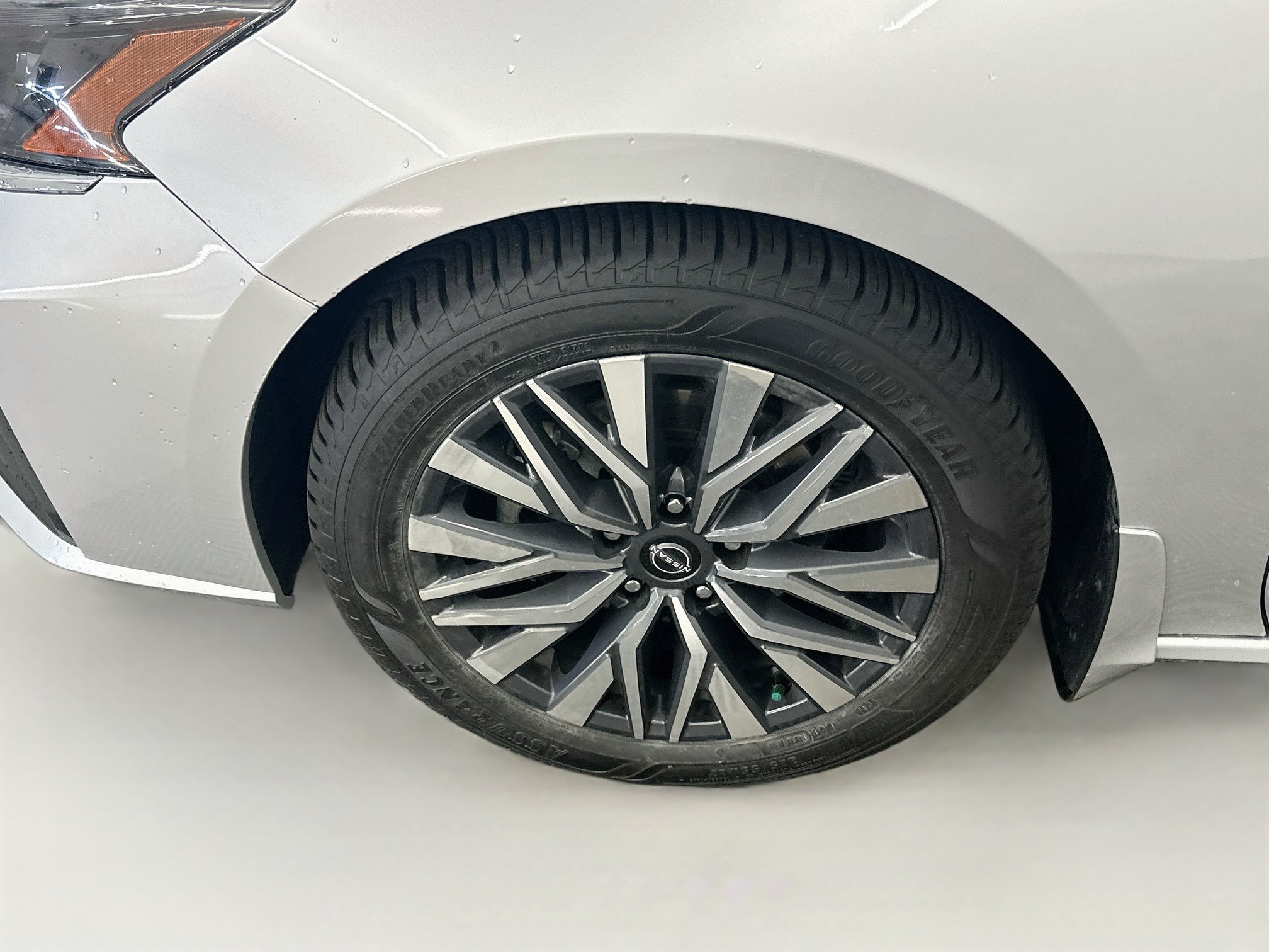 Used 2023 Nissan Altima 2.5 SV FWD image 11