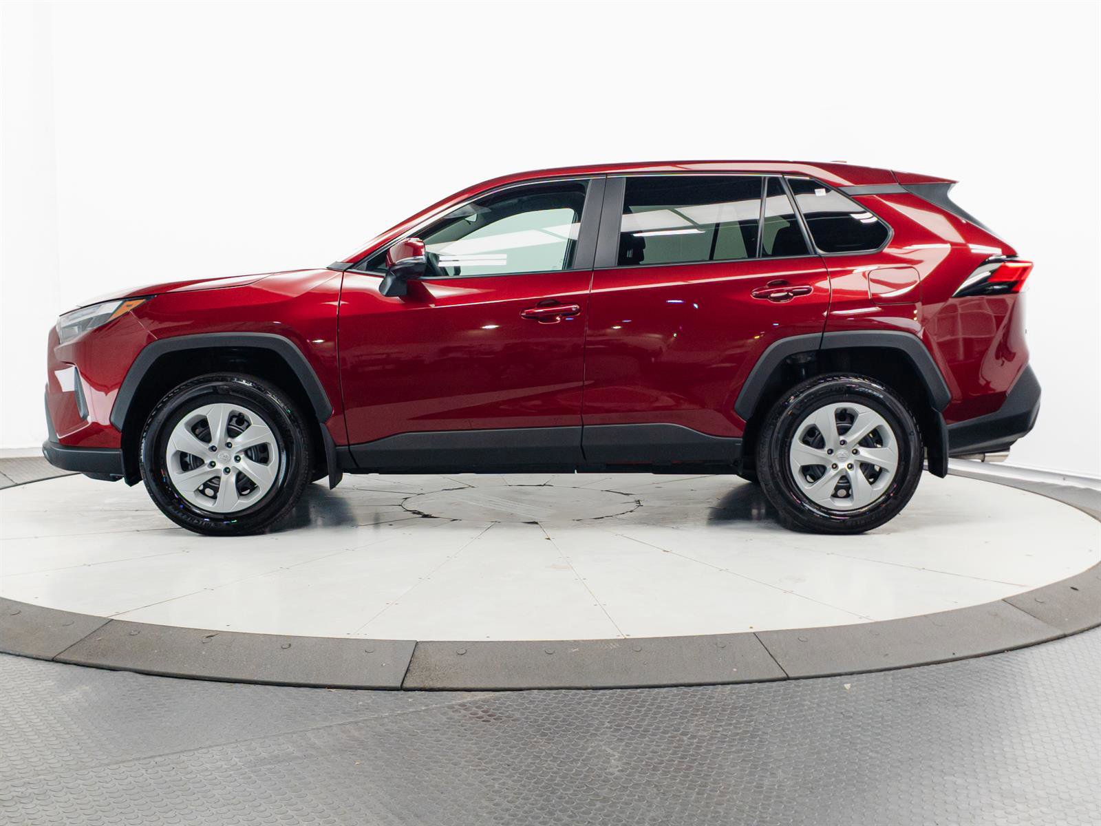 Certified 2025 Toyota RAV4 LE AWD/4WD image 7