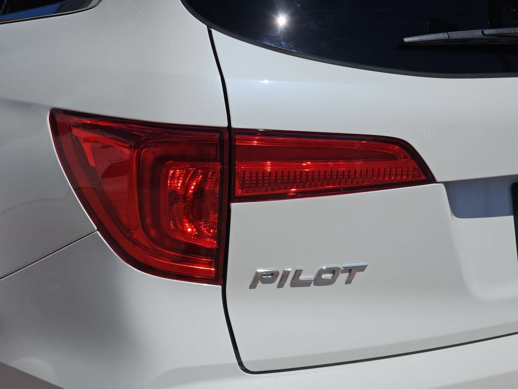 Used 2017 Honda Pilot Elite image 43