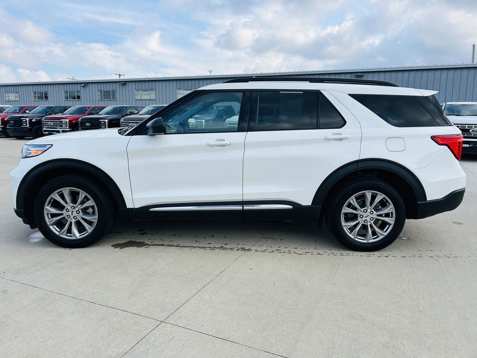 Used 2023 Ford Explorer XLT w/ Equipment Group 202A image 40