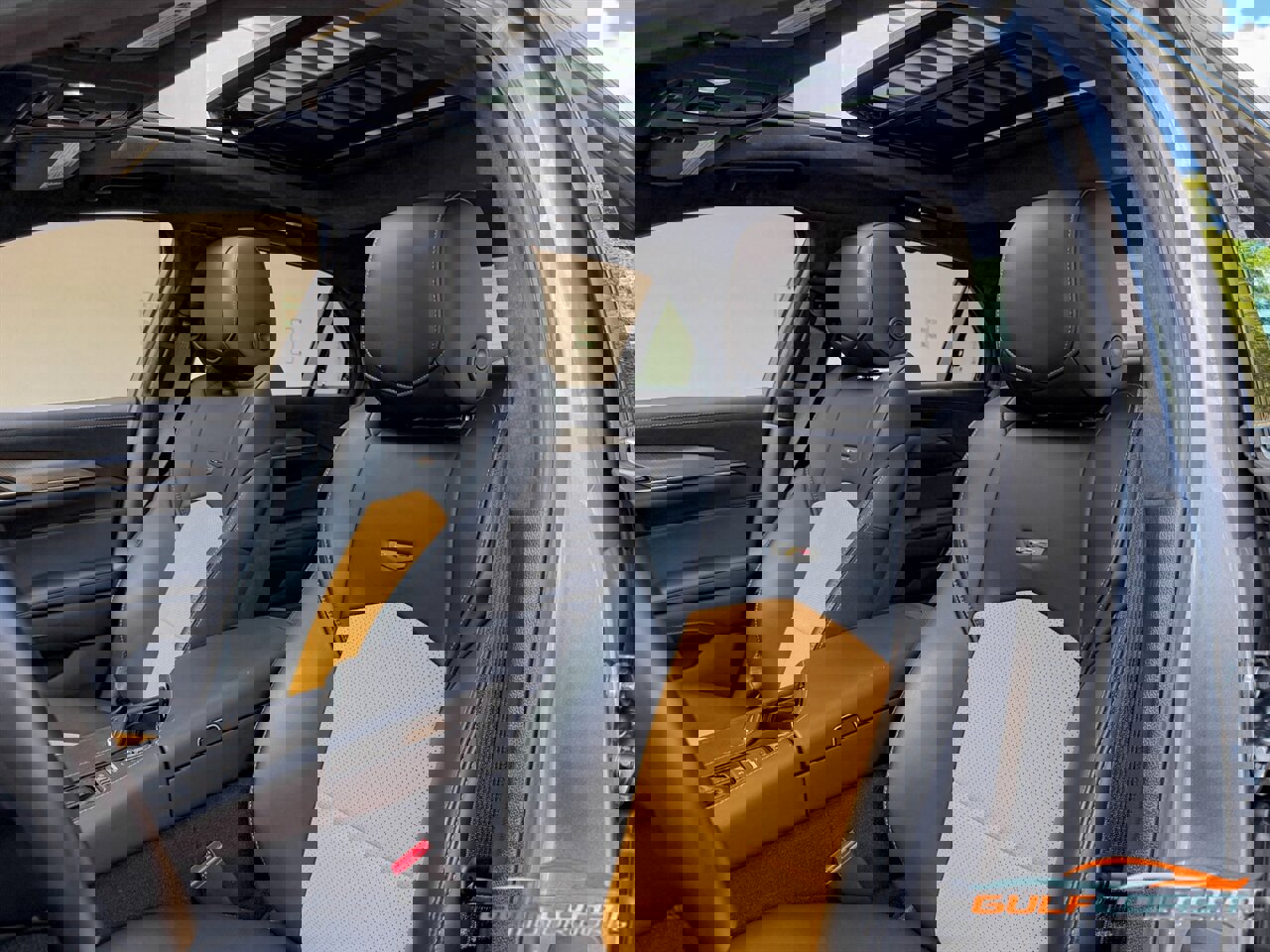 Used 2019 Cadillac CTS V w/ Luxury Package image 21