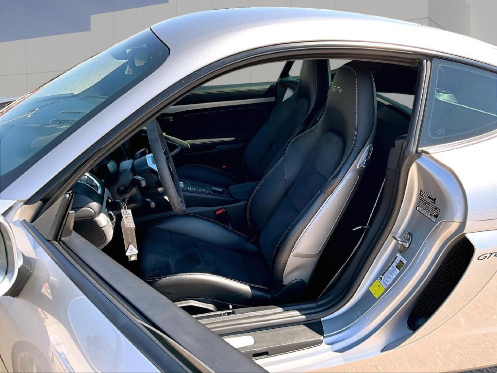 Certified 2016 Porsche Cayman GT4 RWD image 5