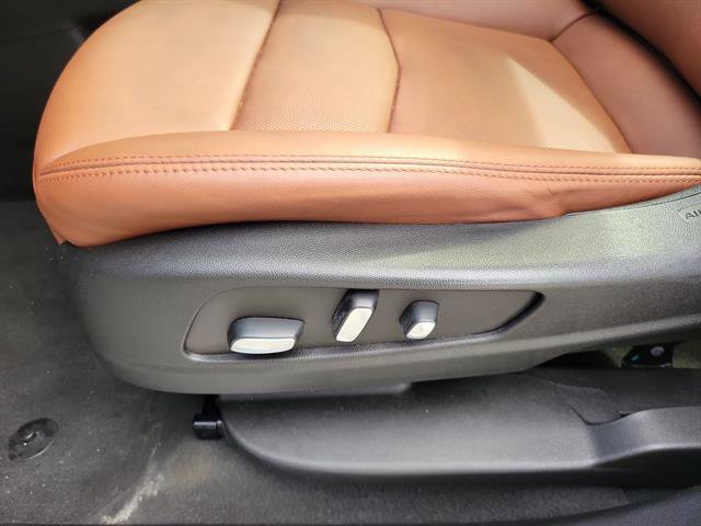 Certified 2022 Cadillac XT5 Premium Luxury w/ Technology Package FWD image 16