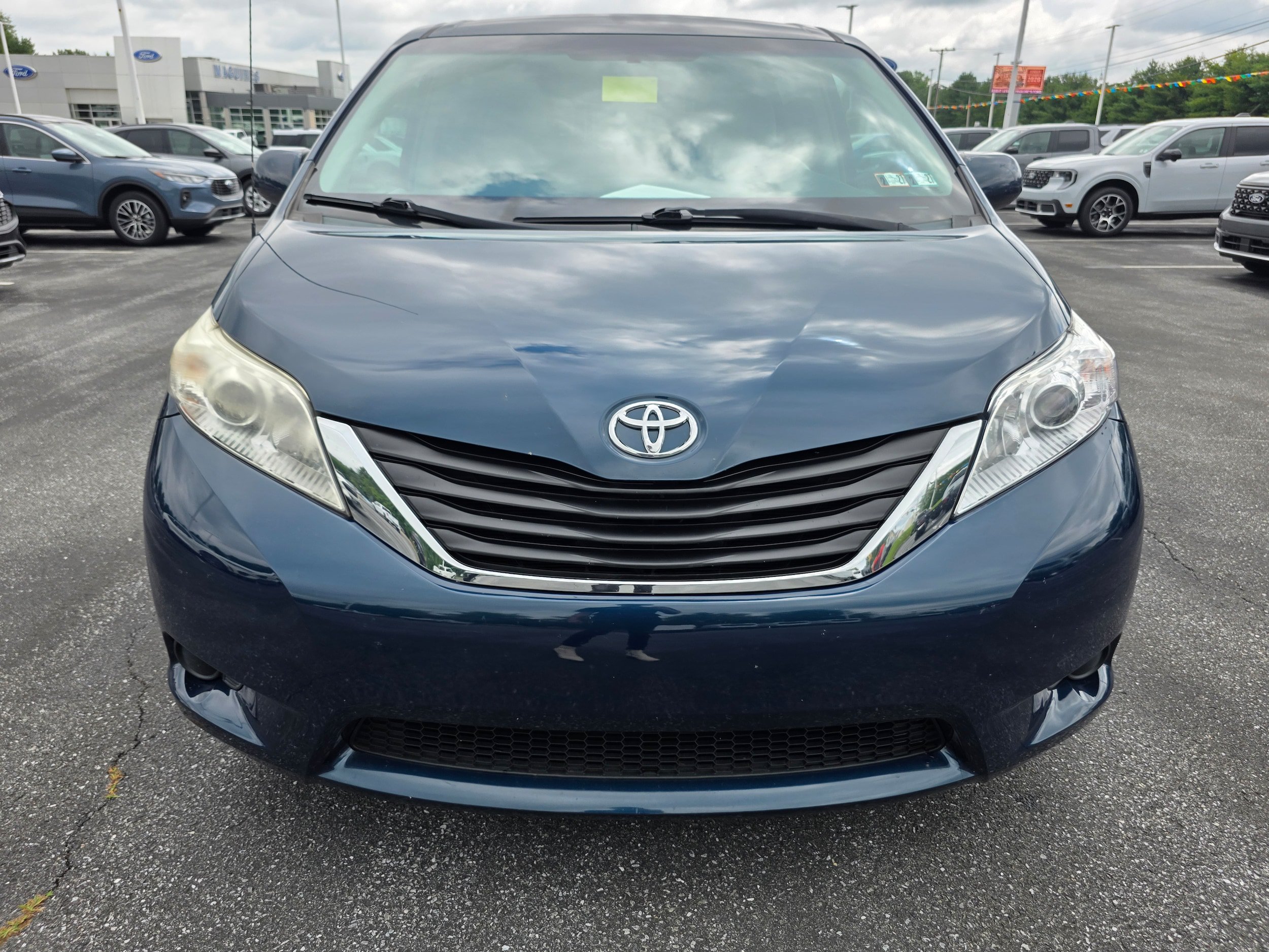 Used 2012 Toyota Sienna LE w/ Towing Pkg FWD image 8