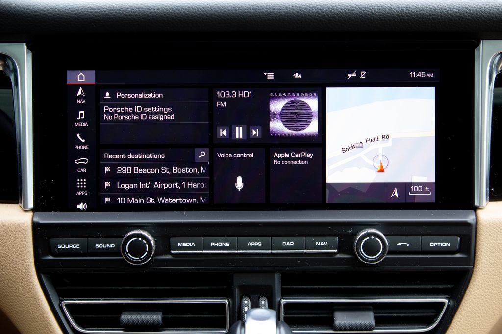 Used 2020 Porsche Macan AWD/4WD image 16