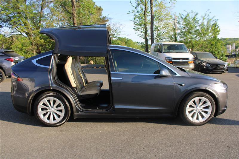 Used 2016 Tesla Model X 75D AWD/4WD image 10