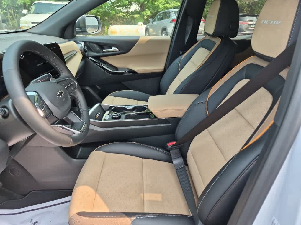 New 2026 Chevrolet Equinox ACTIV w/ Convenience Package III AWD/4WD image 14