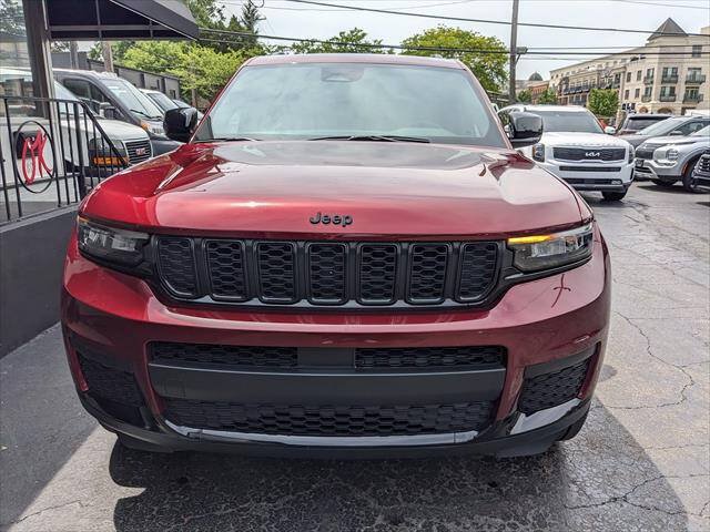 Used 2023 Jeep Grand Cherokee L Laredo AWD/4WD image 7