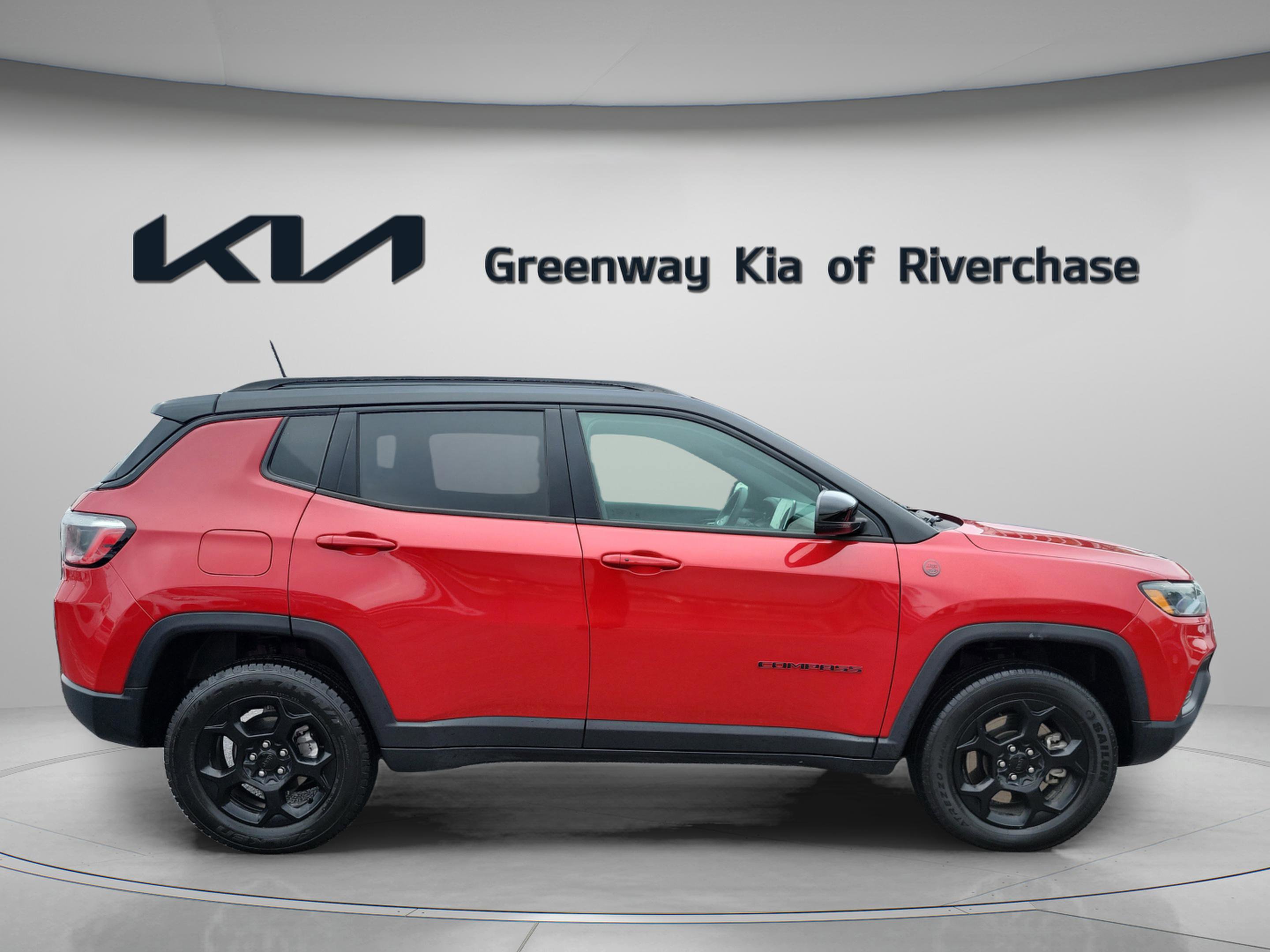 Used 2023 Jeep Compass Trailhawk image 7